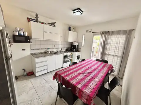 Casa 3 ambientes con 2 baños