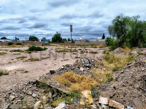 Carril Nacional Bandera de los Andes 10800, Piso 0