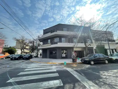 Elpidio Gonzalez  al 3300