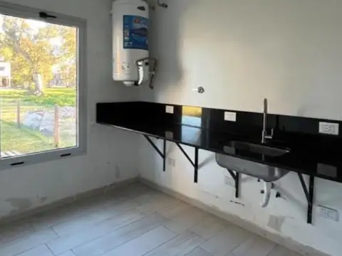 Casa 4 ambientes con 3 baños