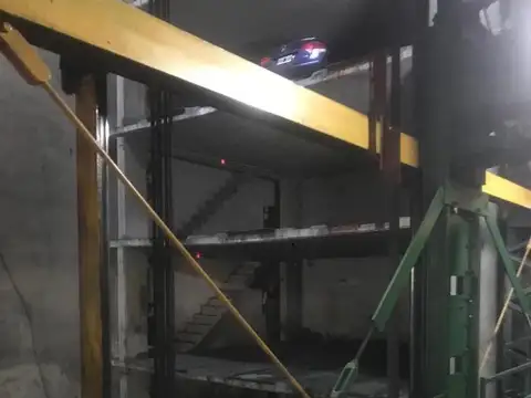 URUGUAY 300, esquina AV. CORRIENTES