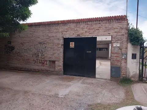 Casa 8 ambientes con 3 baños