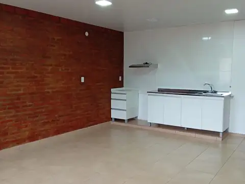 Casa en Alquiler en Capitan Bermudez, $ 450.000