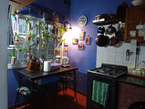 CASA EN VENTA U$S 62.000 | DOS AMBIENTES, PATIO, COCINA Y BAÑO COMPLETO (47 m2)