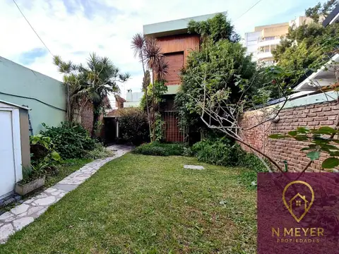 Casa en venta c/ cochera en Villa Ballester