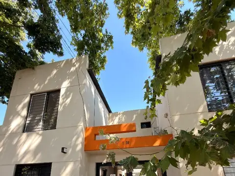 Duplex 1 dormitorio c/cochera en zona centro sin expensas!