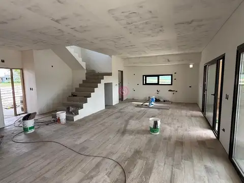 Casa 4 ambientes con 3 baños