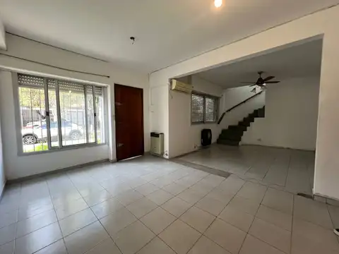 Depto Tipo Casa 3 ambientes con 2 baños