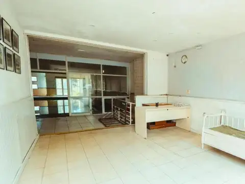 Vieytes e/ Tucuman y Arenales