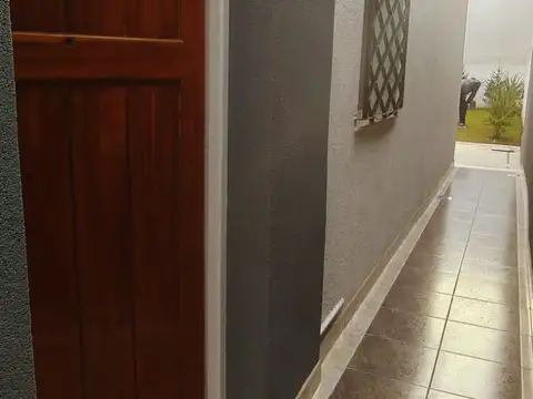 Casa 4 ambientes con 1 baño