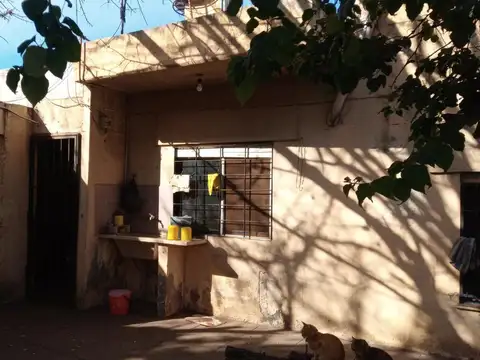 Casa en venta - 3 dormitorios 1 baño - 110mts2 - Parque San Martin