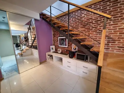 CASA  5 AMBIENTES EN VENTA CON COCHERA EN LOMAS