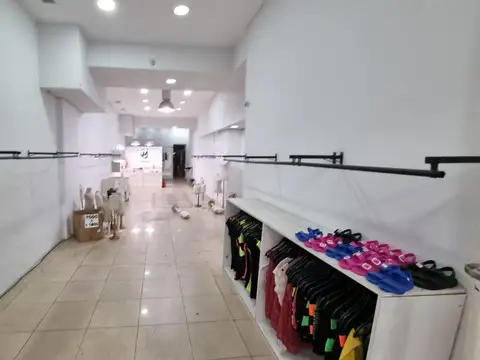 Local en Alquiler en Once, $ 7.000.000