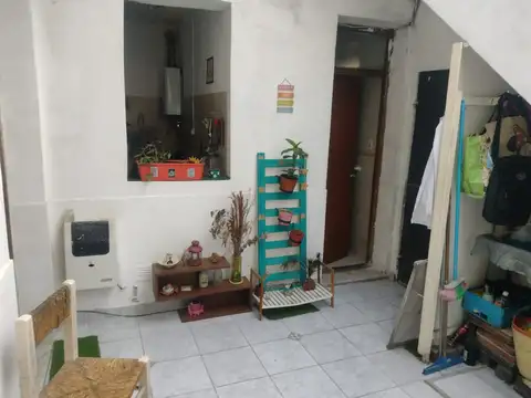 Bartolomé Hidalgo 3000, Piso PB