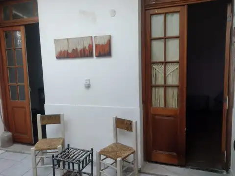 PH DE 2 AMBIENTES, PLANTA BAJA AL FRENTE CON ENTRADA INDEPENDIENTE, SIN EXPENSAS 