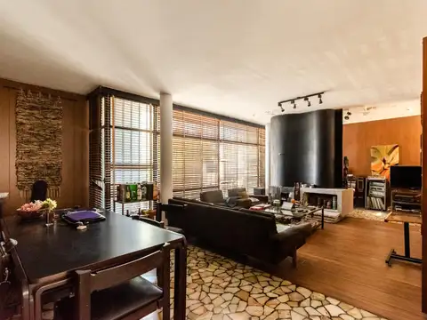 EXCELENTE PH EN ACASSUSO CON GRAN TERRAZA Y COCHERA CUBIERTA.