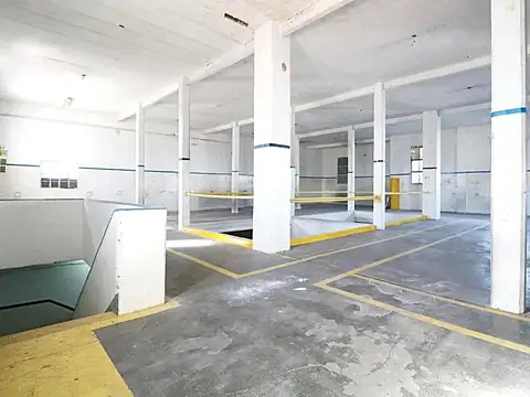 Oficina 8 ambientes con 3 baños