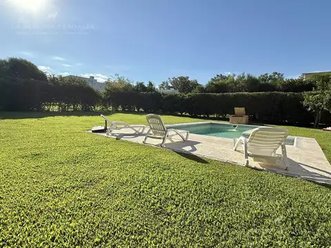 Casa 5 ambientes con 3 baños