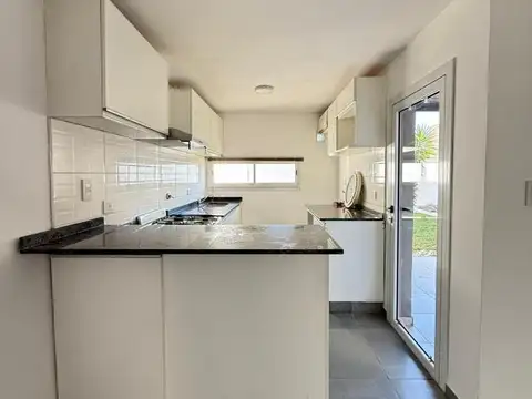 Casa en Venta en Claros del Bosque, USD 195.000