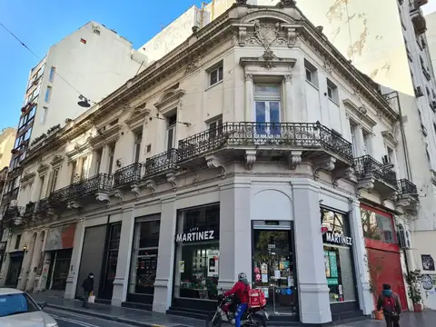 Av Rivadavia 1587 , Piso 1