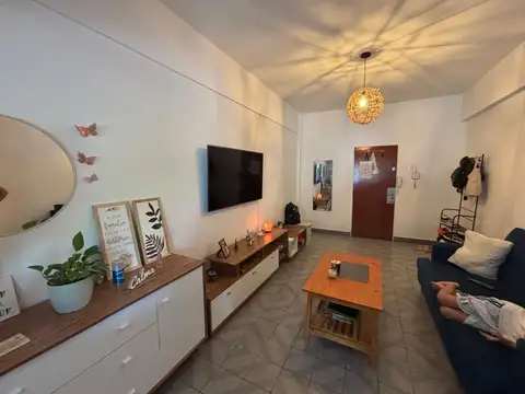 alquiler PH 2 ambientes sobre avenida laprida esq chile