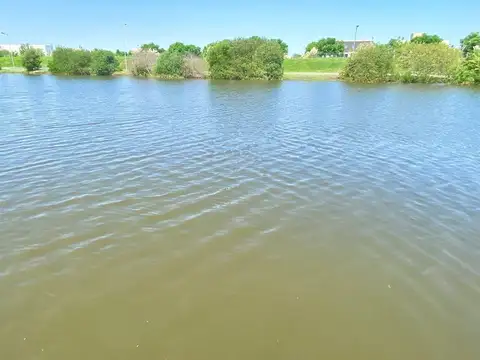 Casa 5 ambientes con 4 baños