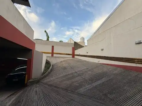 Cochera cubierta en Lomas de Zamora