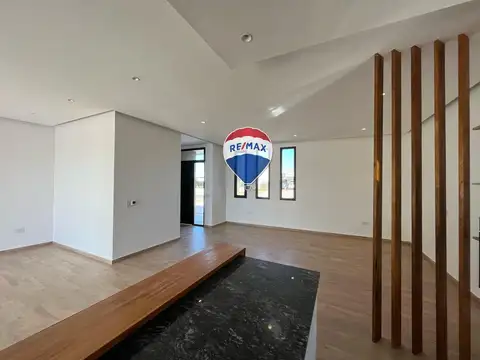 CASA EN VENTA 5 AMB SANTA ELENA PILAR DEL ESTE.