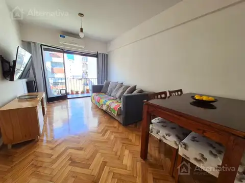 Bucarelli al 2200 Av. Olazabal y Blanco Encalada