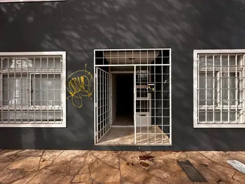 Oficina 6 ambientes con 2 baños