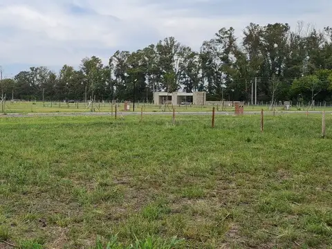 Terreno en venta 800 m2 orientación Noroeste Pilar