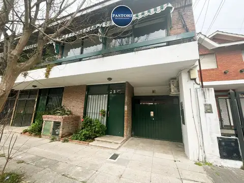 ALQUILER PH 3 AMB EN OLIVOS CON COCHERA Y PATIO