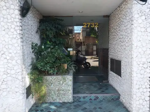 Avenida Julio Argentino Roca 2700, Piso 2