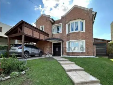 VENTA   LA ESTANZUELA CASA DE 3 DORMITORIOS LOTE ESQUINA 