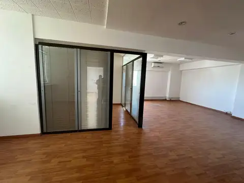 Oficina en Alquiler 51 años