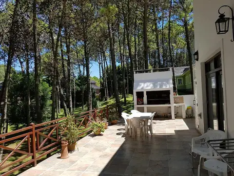 Casa 6 ambientes con 3 baños