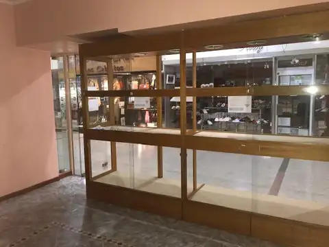 Local en Cabildo y Pampa