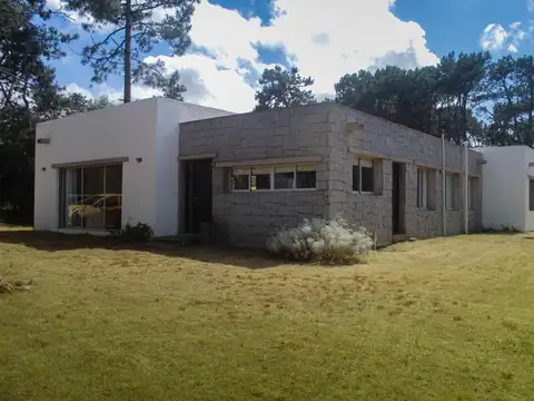 Leopoldina Rosa y  Ajax, La Barra