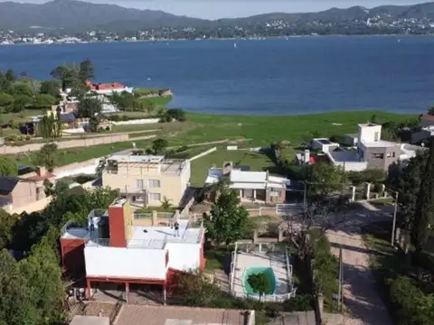 CARLOS PAZ - VILLA LAGO AZUL, CASA 5 DORM - PILETA