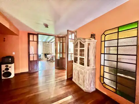 CASA EN VENTA OLIVOS 6 AMBIENTES CON JARDIN