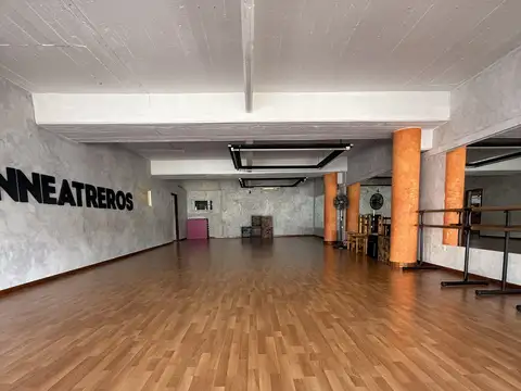 Oficina en Alquiler en Moron Sur, $ 1.900.000