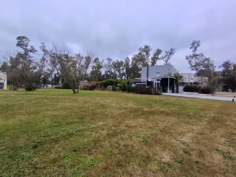 Calle 537 La Arbolada 3500