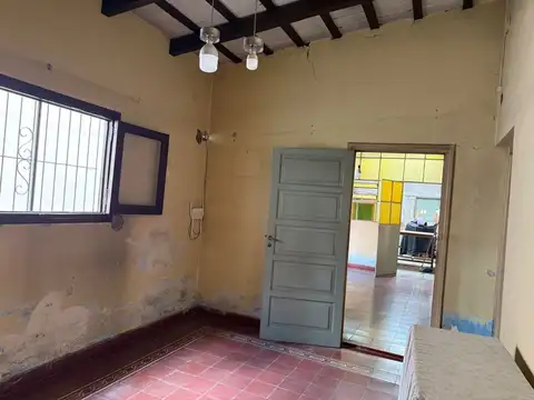 CASA 2 DORMITORIOS VENTA ZONA MACROCENTRO 300M2