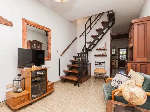 Depto Tipo Casa en Venta con 1 cocheras