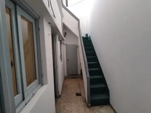 Depto Tipo Casa en Alquiler en Sarandi, $ 450.000