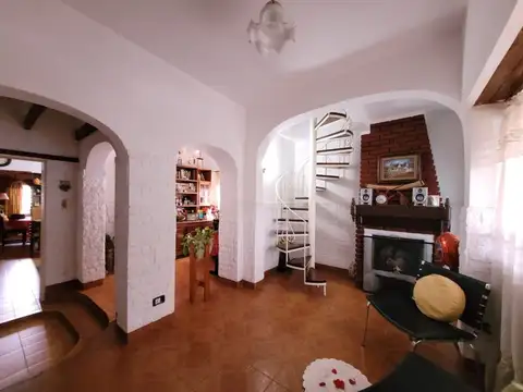 Casa 6 ambientes con 3 baños
