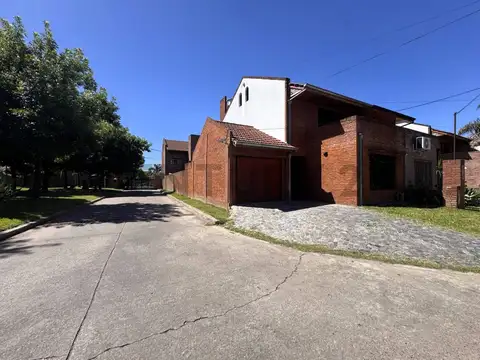 VENTA CASA CHALET 4 AMBIENTES BARRIO MURIALDO