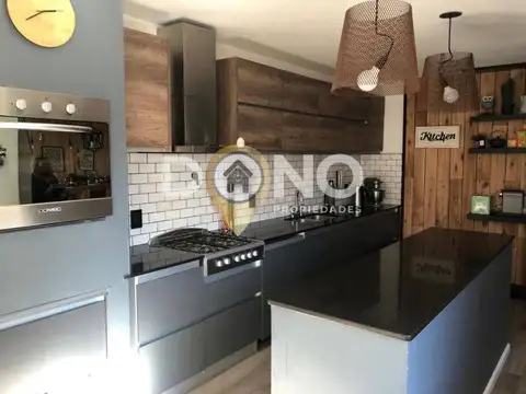 HERMOSA CASA RECICLADA EN QUILMES OESTE