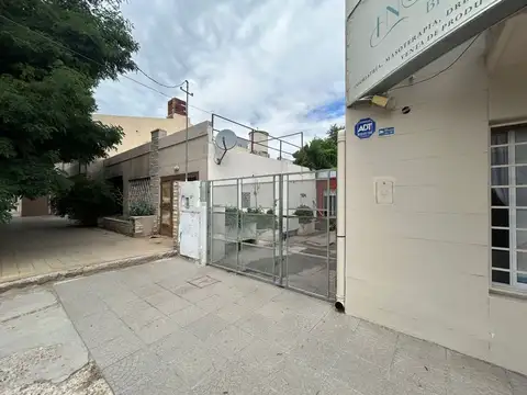 Depto Tipo Casa en Venta 42 años