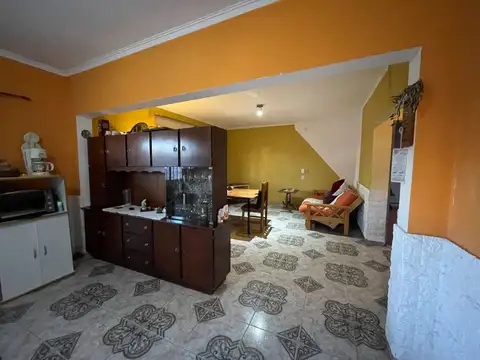 VENTA CASA 3 AMBIENTES + DPTO - BELLA VISTA